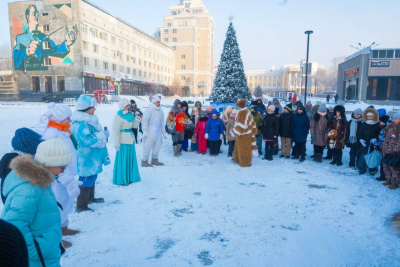 Дед Мороз и Снегурочка прилетели в Забайкальский драматический!