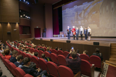 Договор о творческом сотрудничестве заключил забайкальский драмтеатр со школой №1