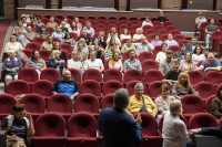 Встреча после отпуска.