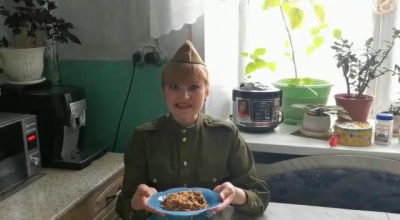 Готовим солдатскую кашу с актрисой театра Юлией Просянниковой
